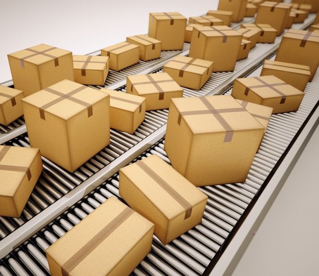 Boxes on sorting belt (1)